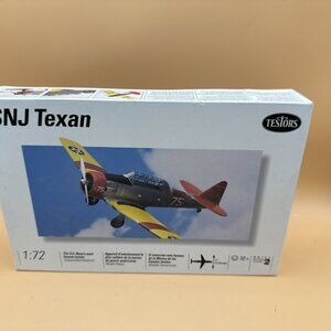 Testors SNJ Texan 1:72 Aircraft Model Kit #663 military aircraft US Navy